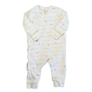 Pehr Boys Ivory Letters 1-piece Non-footed Pajamas size: 6-12 Months
